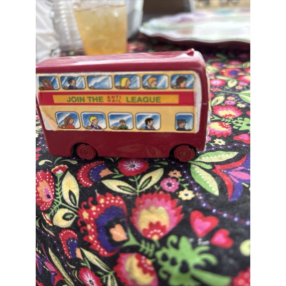 ERTL Thomas The Tank Engine 2001 Diecast Bertie the Bus Railway Toy Vehicle - Picture 2 of 4
